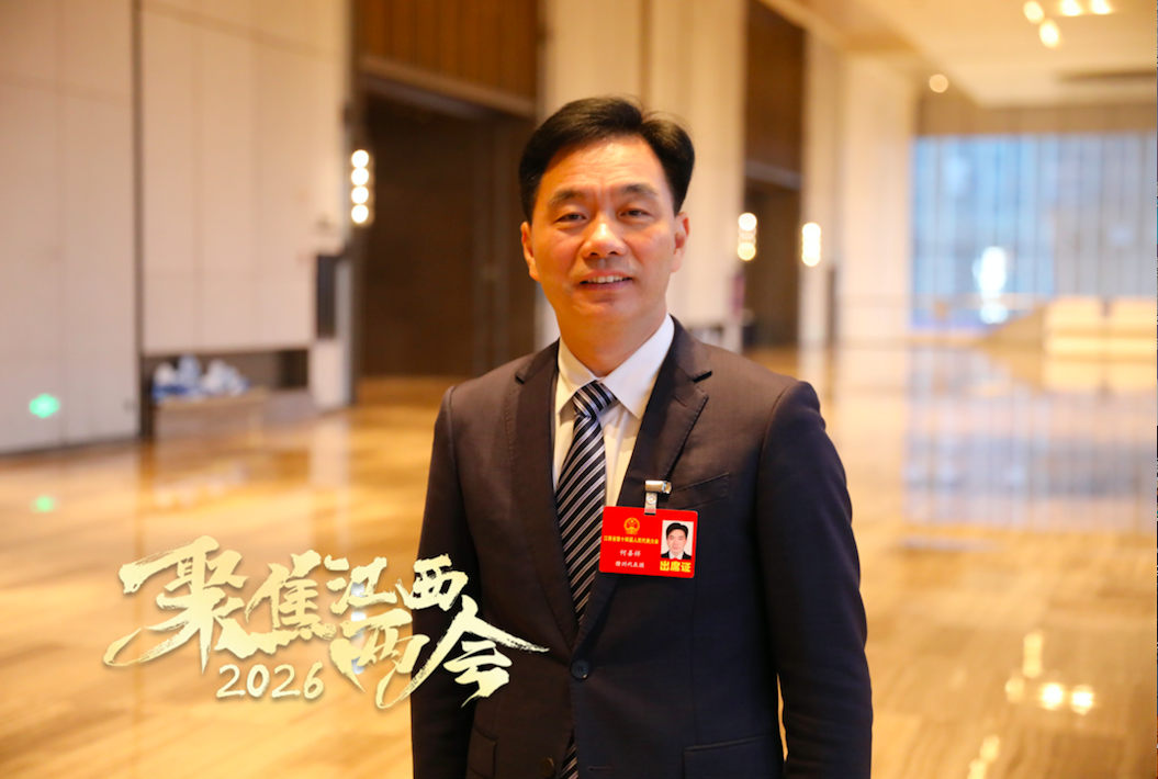 江西省人大代表,寻乌县委副书记、县长何善祥