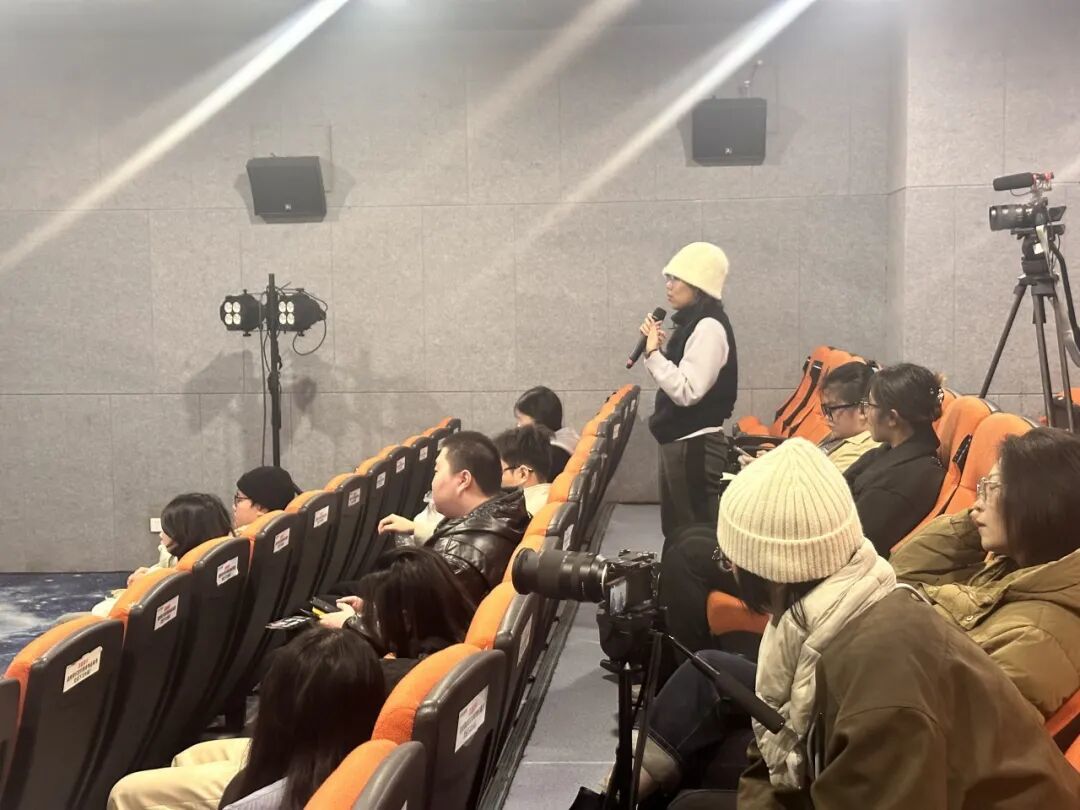 DAY3現(xiàn)場回顧｜商業(yè)單元現(xiàn)場評(píng)審訪談/主競賽映后交流/AiShorts!入圍專場/知乎年度青年影人沙龍