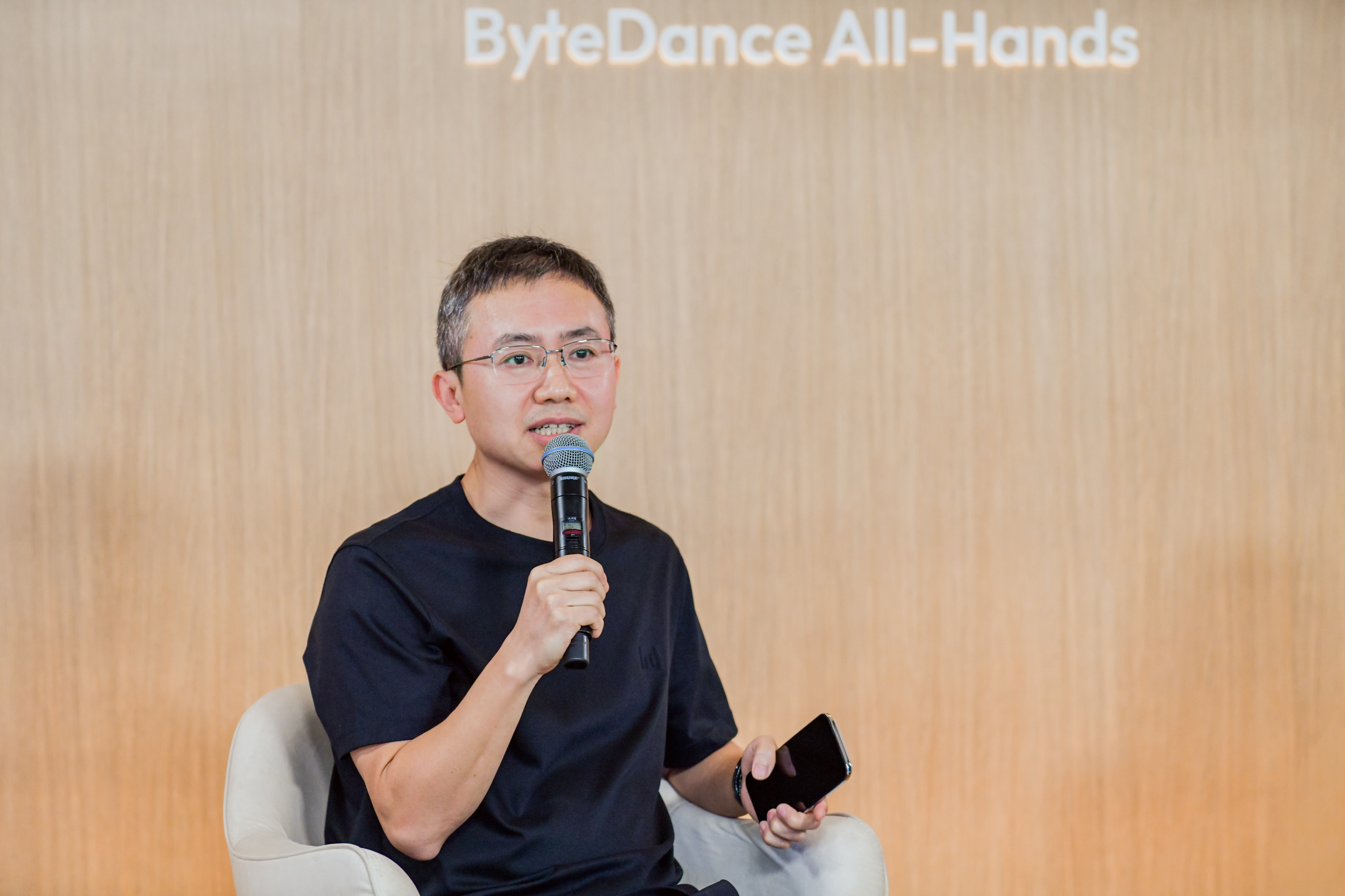 字节跳动CEO梁汝波