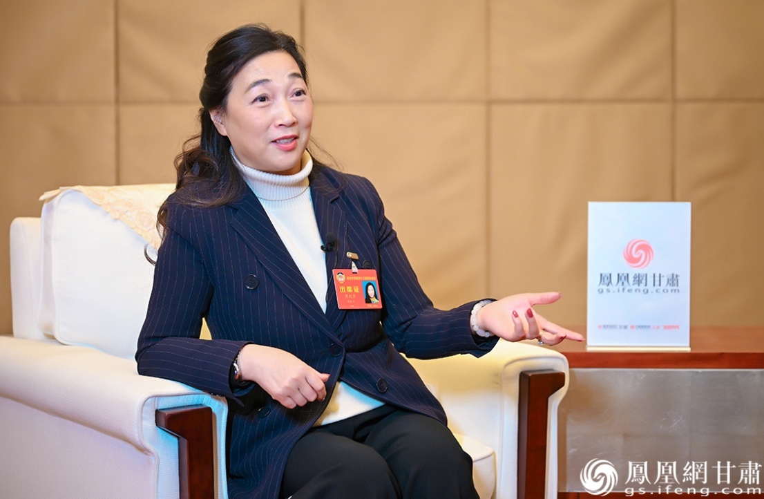 甘肃省政协住香港委员周玟秀表示，与香港建立系统性合作是甘肃培育新动力的有效途径。