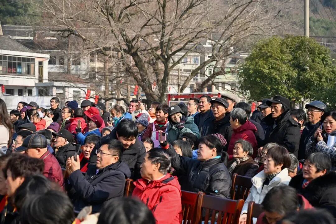 热闹非凡！鄞州这个村众筹355万干了件大事