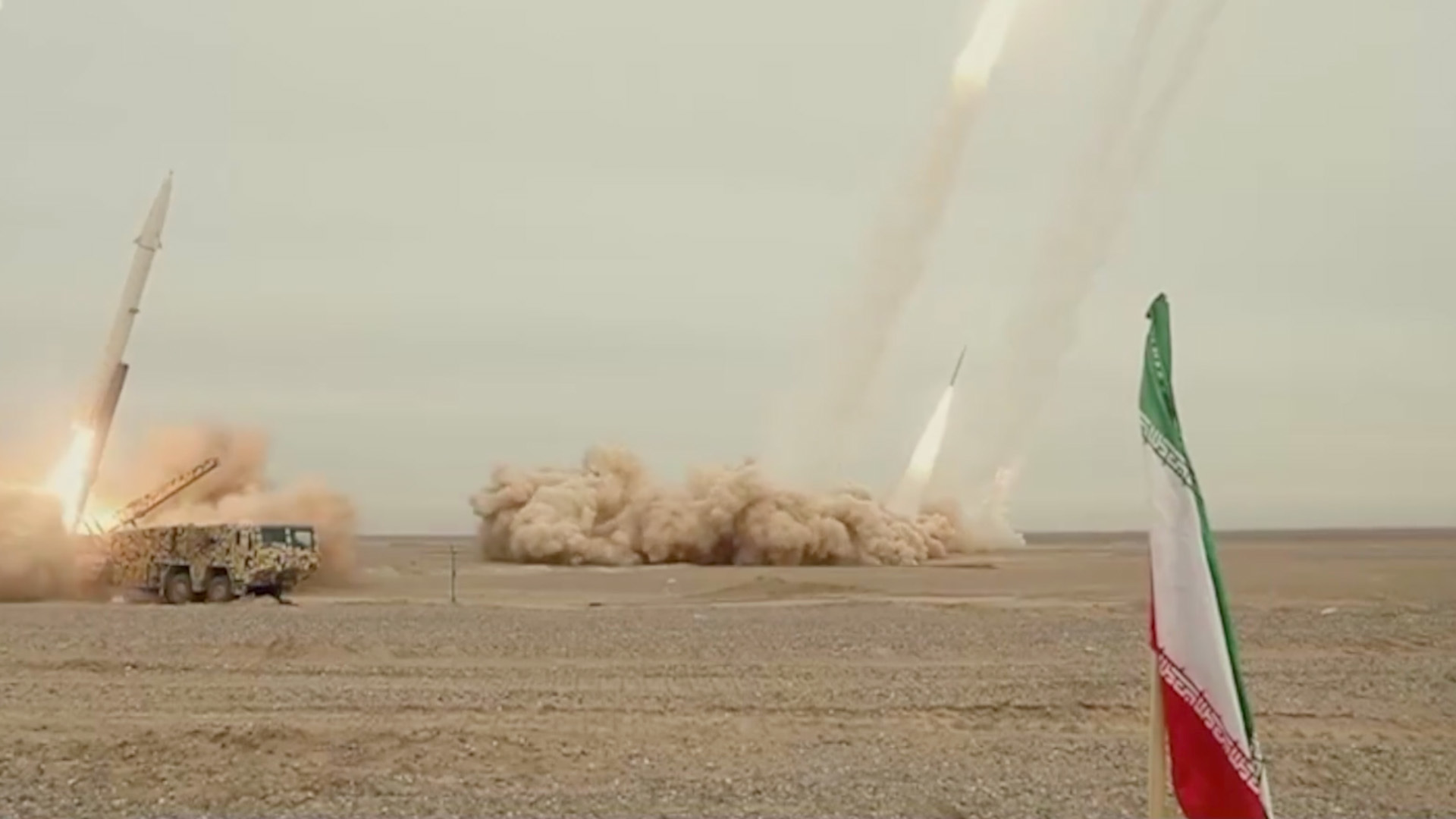 全面战备 伊朗警告美国勿动武