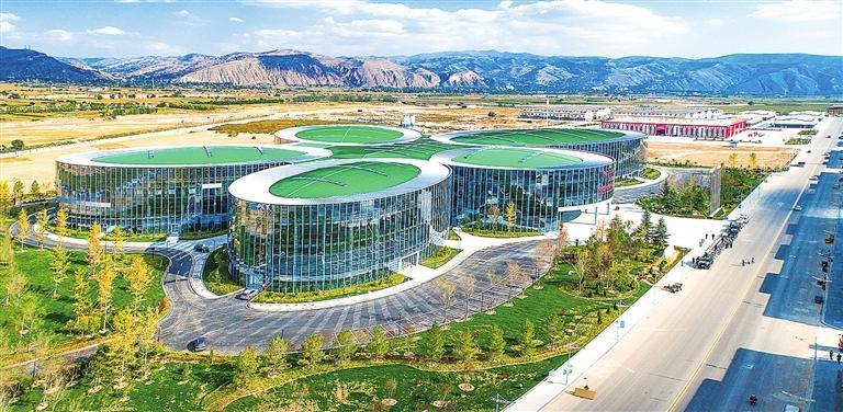 坐落于陇西县文峰镇的“丝绸之路”中国(甘肃)中医药博览园 崔翔龙