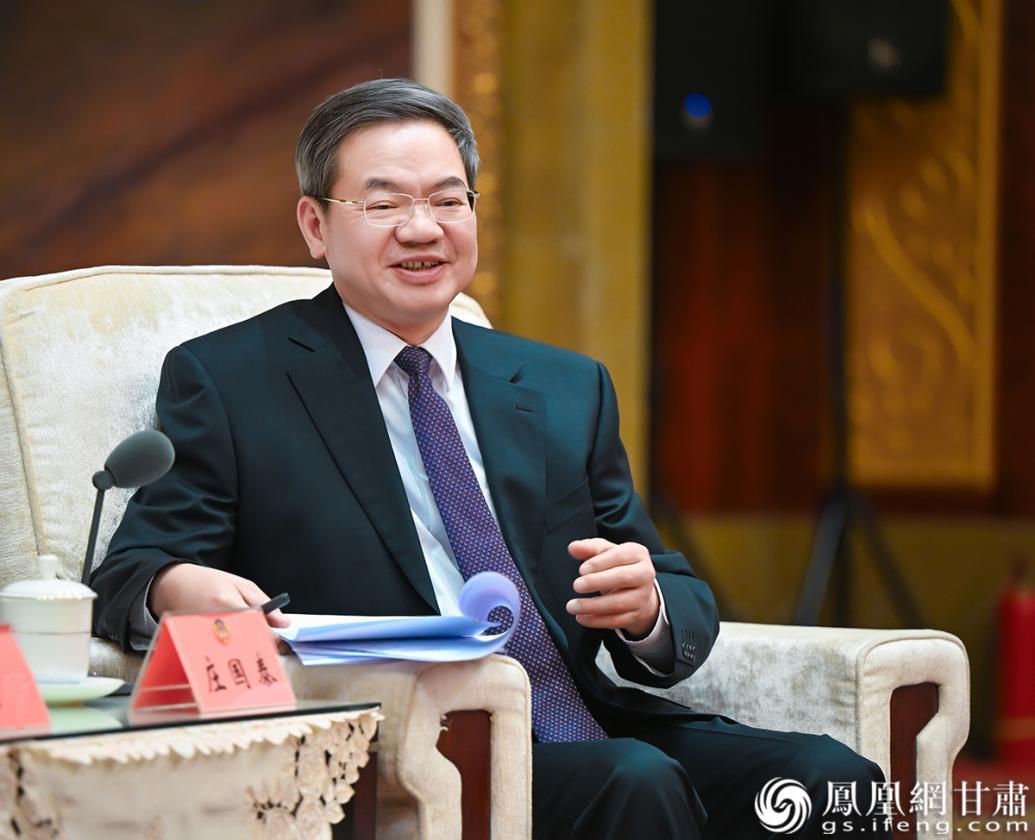 甘肃省政协党组书记、主席庄国泰表示，希望港澳委员和台联、侨联、对外友协界委员及海外侨胞把中国故事讲给世界听。