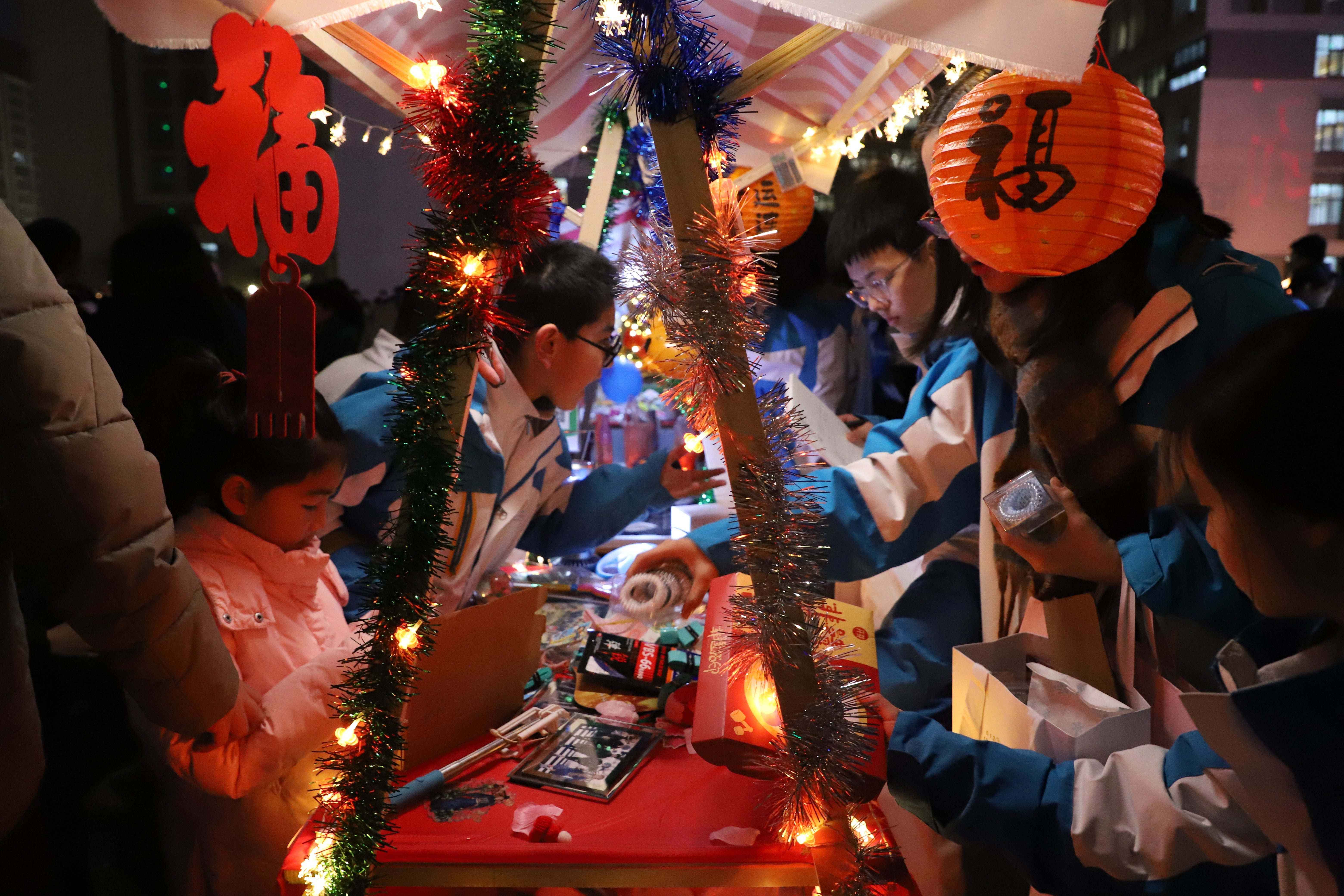 十二時(shí)辰流轉(zhuǎn) 傳統(tǒng)文化進(jìn)校園：一場古今交融的迎新春游園會(huì)讓美育落地生根