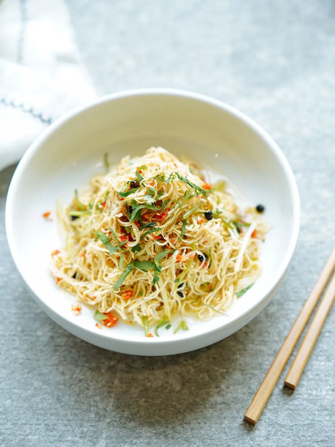 △木姜子拌豆腐 Sliced Tofu with Mountain Pepper
