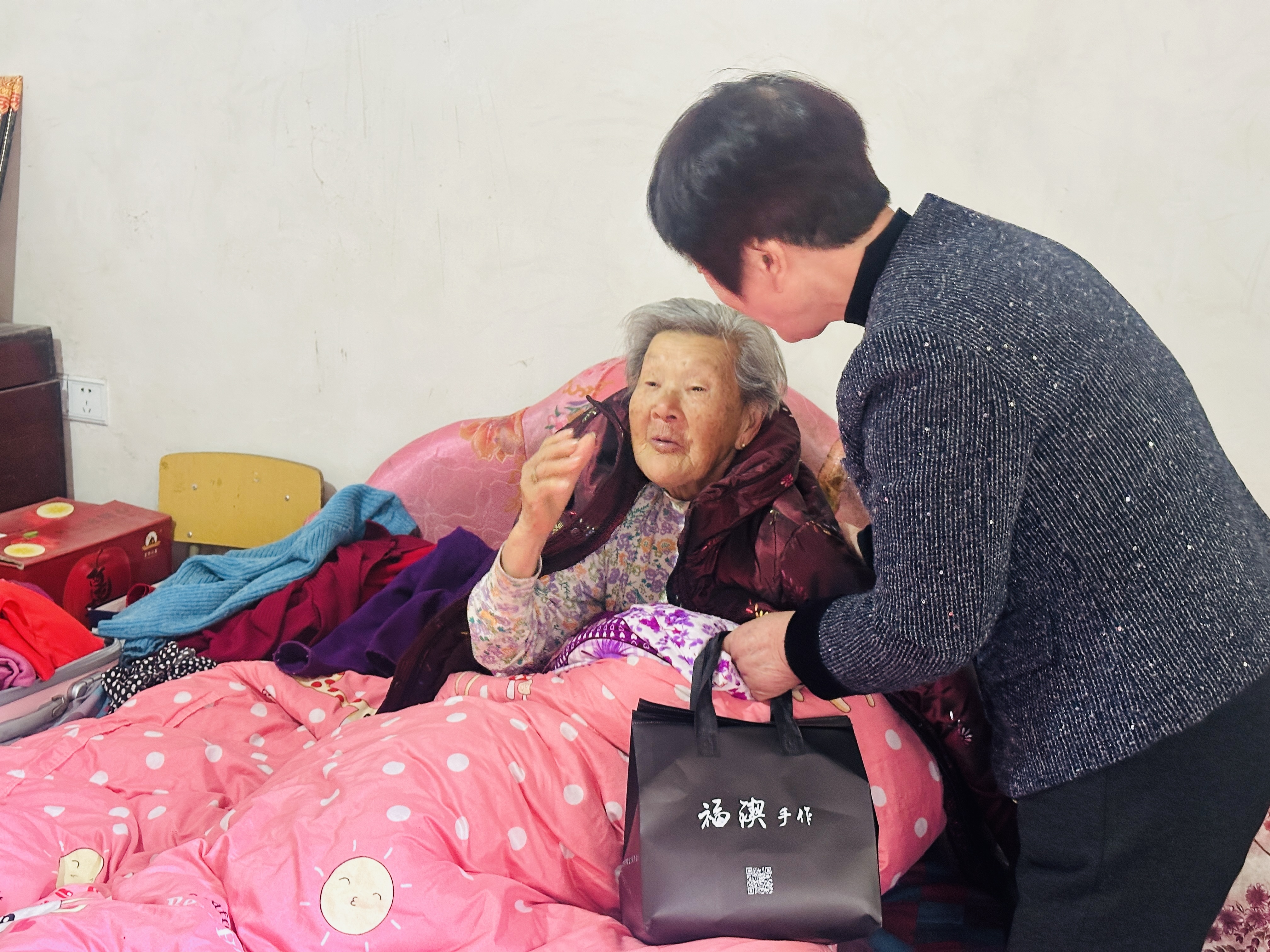 腊八暖羹润九峰 以食为礼传文明