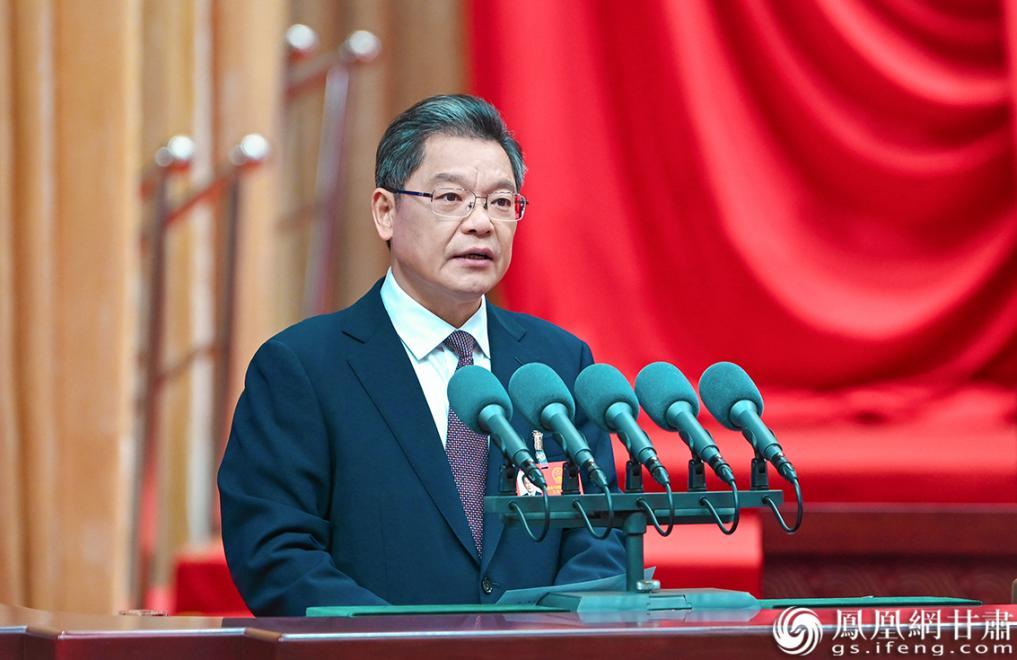 甘肃省长任振鹤作政府工作报告　李德宇　摄