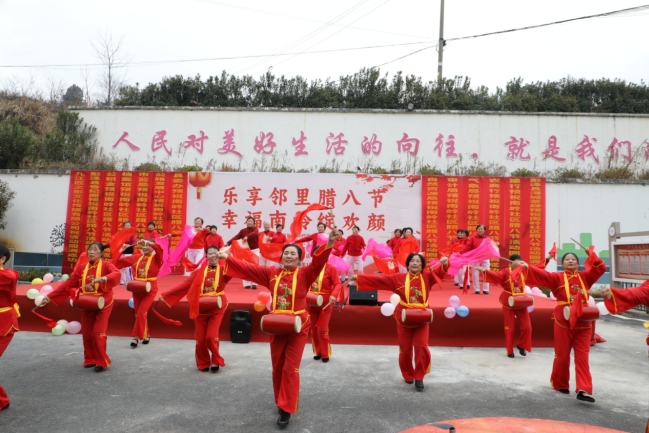 江西彭泽：“粥”到情暖 爱满寒冬