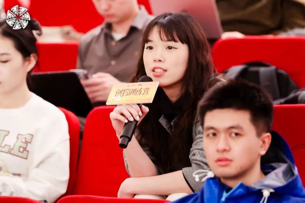 学员在现场踊跃提问