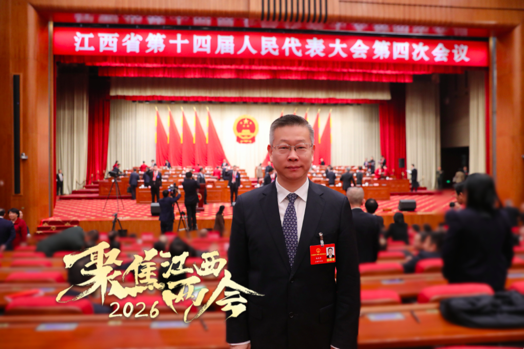 江西省人大代表,德兴市委副书记、市长陈武军