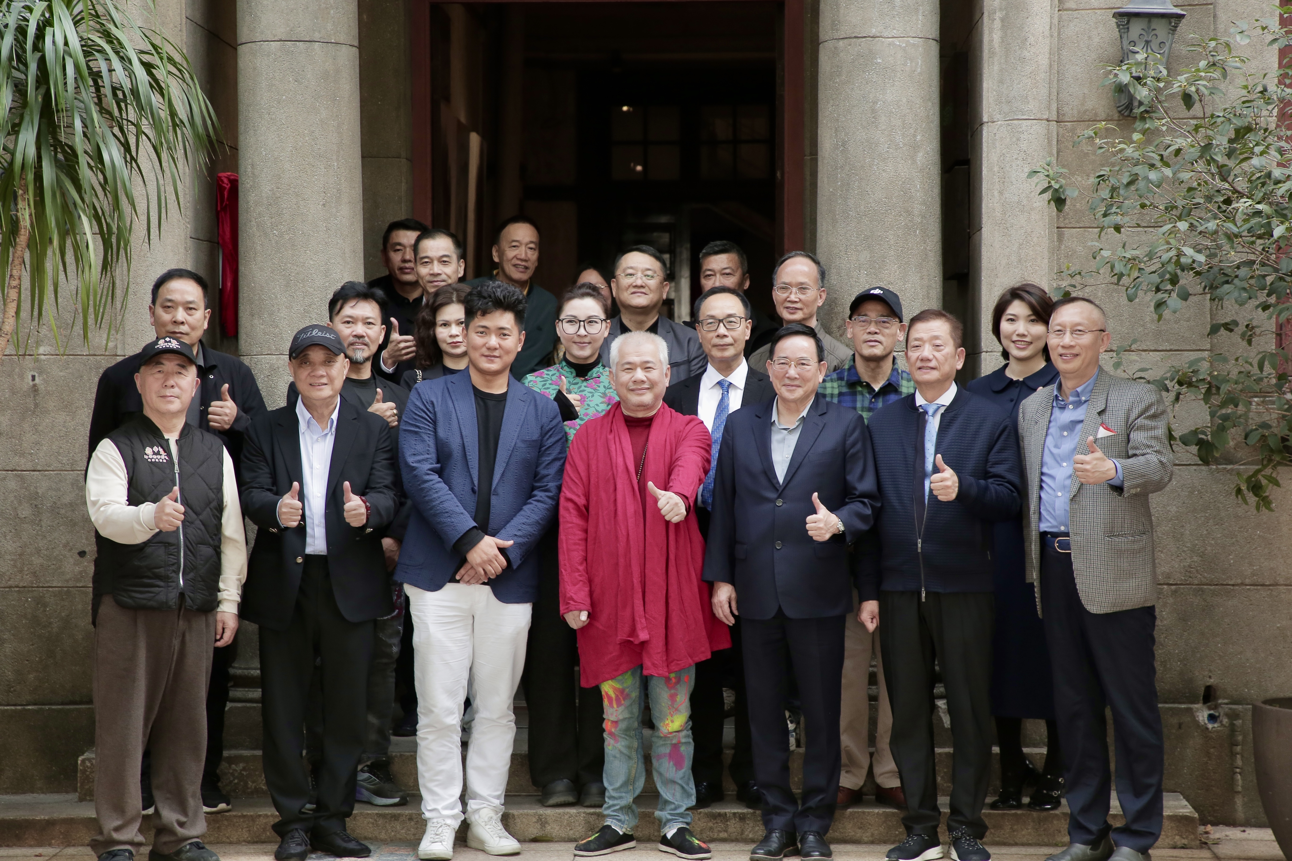 凤凰网北美频道“文化艺术出海会客厅”在李伟广艺术馆开幕 架设文化艺术交流新桥梁