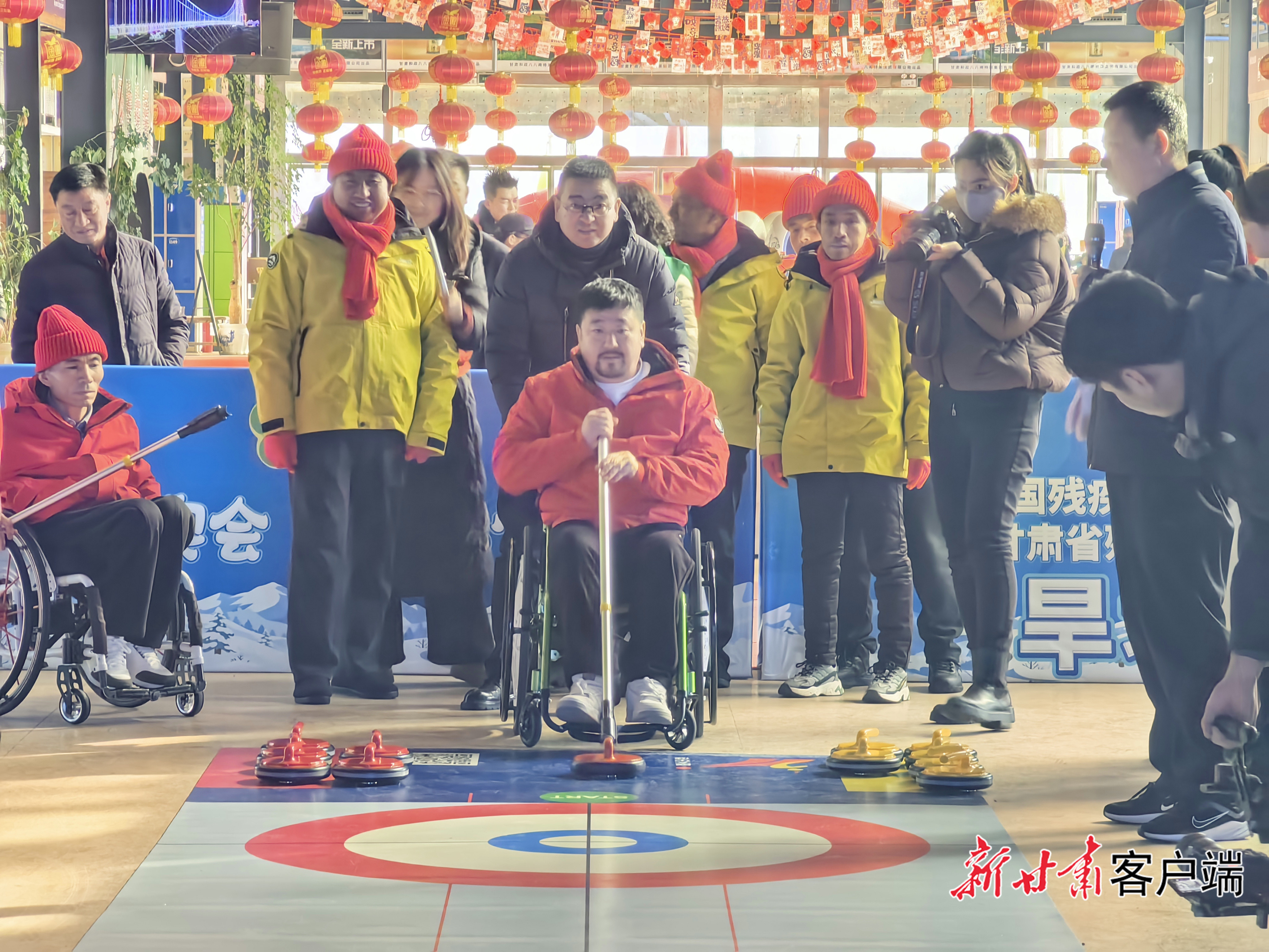 旱地冰壶比赛现场