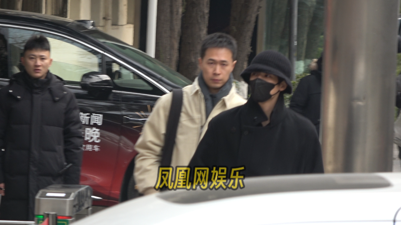 王安宇现身2026央视春晚首次联排，尽显文艺气质。