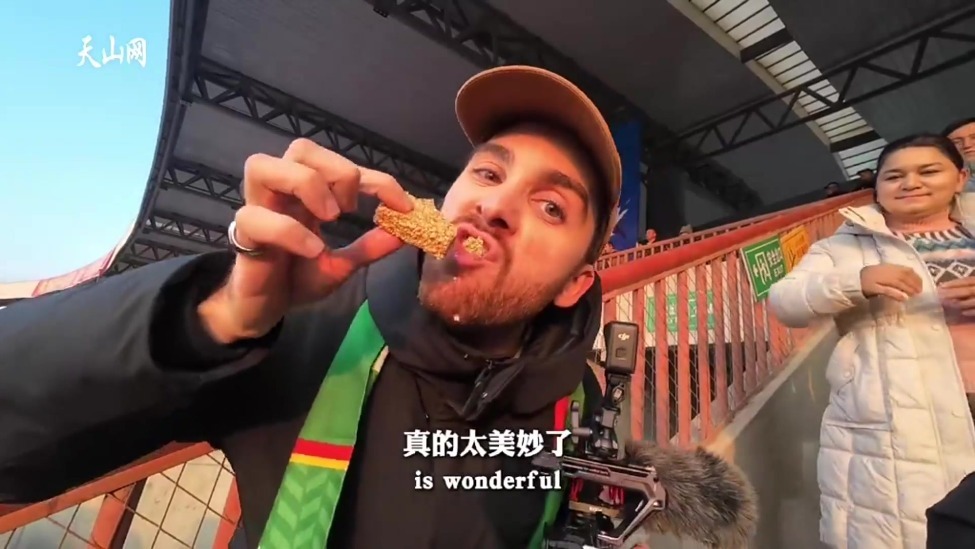 穿梭于喀什古城 这个美国人突然想到了洛杉矶大火