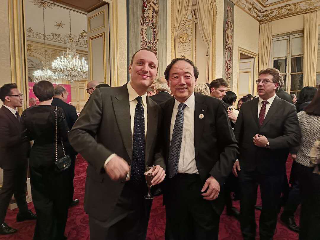 左一为希拉克总统之孙马丁·希拉克