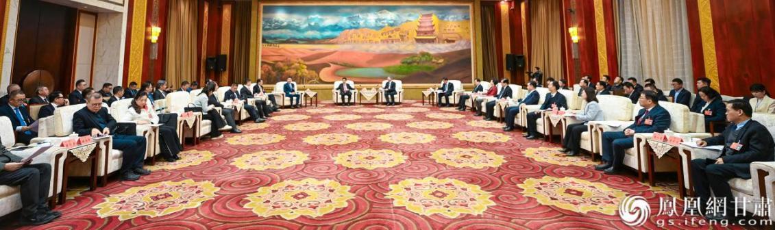 甘肃省政协举行港澳委员和台联、侨联、对外友协界委员及海外侨胞座谈会