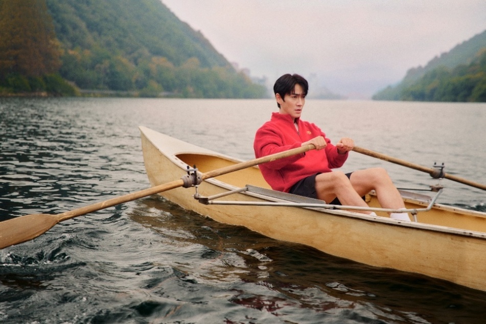 lululemon品牌大使、演员朱一龙本色出镜2026年新春主题短片