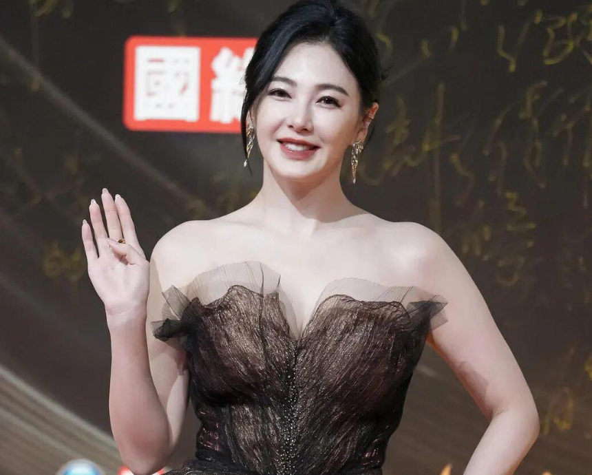 凤凰晚报|金建希“全毁了”，因为爱情