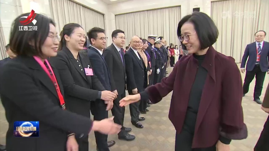 吴忠琼看望慰问江西省十四届人大四次会议工作人员