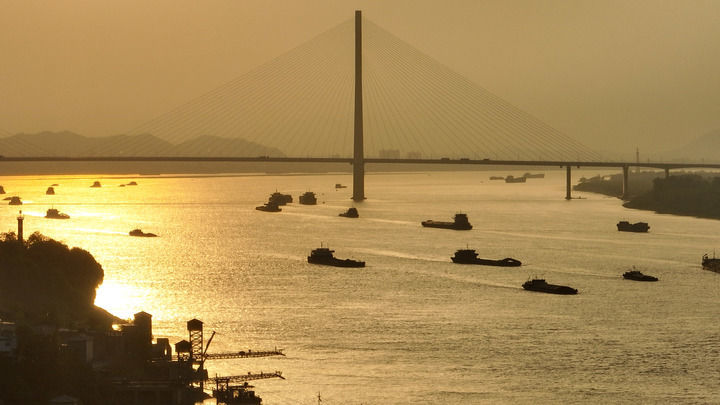 这是航拍的长江江西九江瑞昌段（2023年4月26日摄）。新华社记者 周密 摄