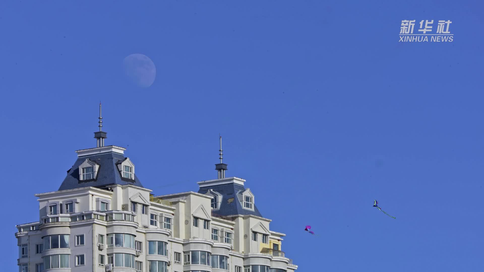 星空相册｜本年度最大盈凸月现身天宇