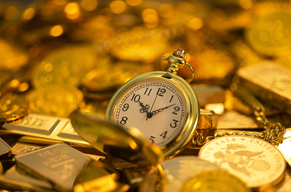 金价涨不停！史上首次突破5500美元大关 因特朗普威胁打击伊朗