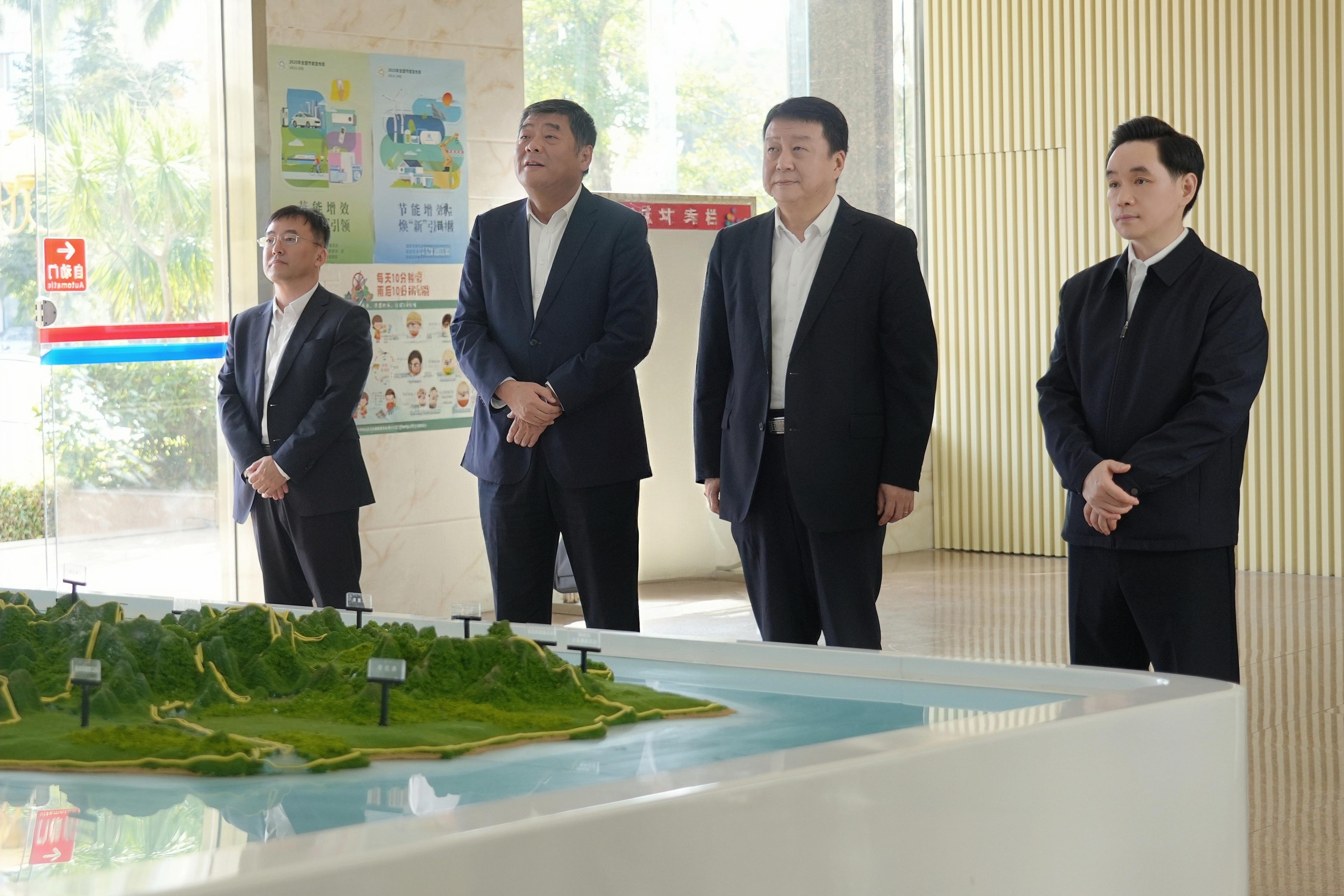 海南热带热带海洋学院与海南省农业科学院签署合作协议 陈锐吕治国刘作凯曹兵证签