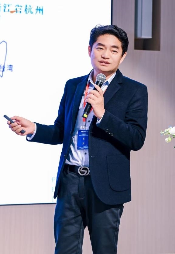 中国低空经济产业协同行动第一人、鹏城低空经济产业发展（深圳）有限公司董事长、粤港澳大湾区低空经济无人机协会执行会长刘立波