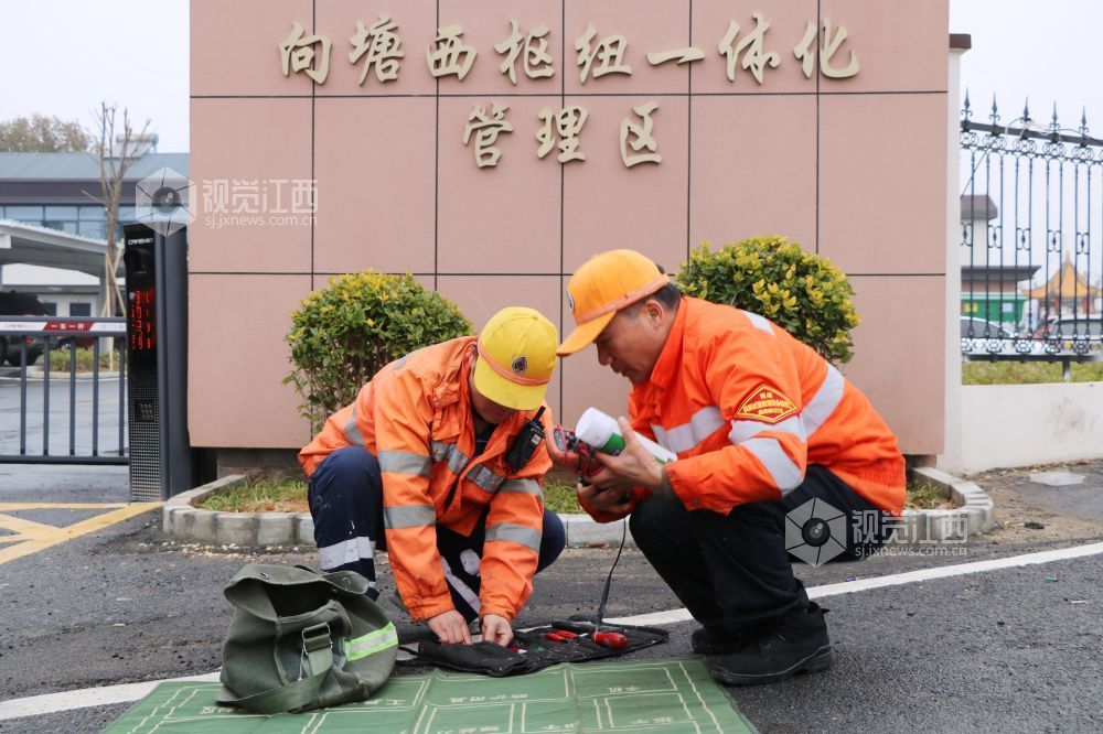 南铁南昌南车辆段为铁路行车设备“体检”迎战春运（图）