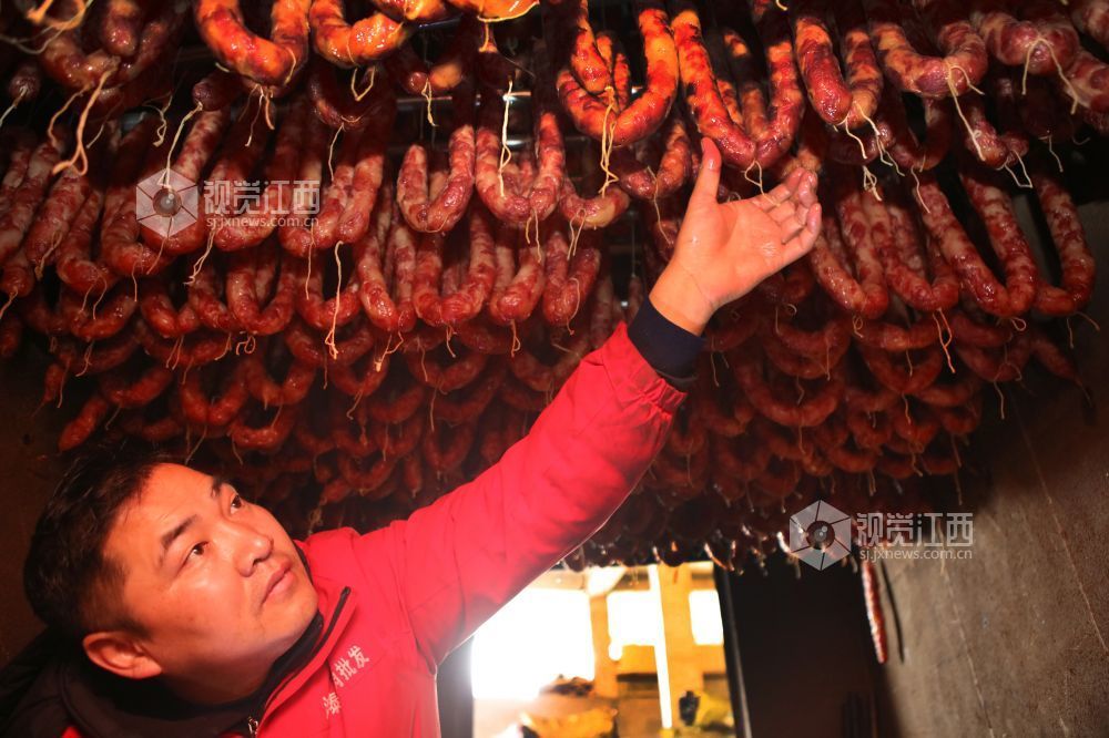宜春:传统腊味产销两旺(图)