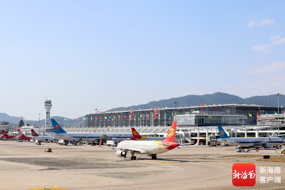 三亚凤凰国际机场机坪繁忙有序。机场供图