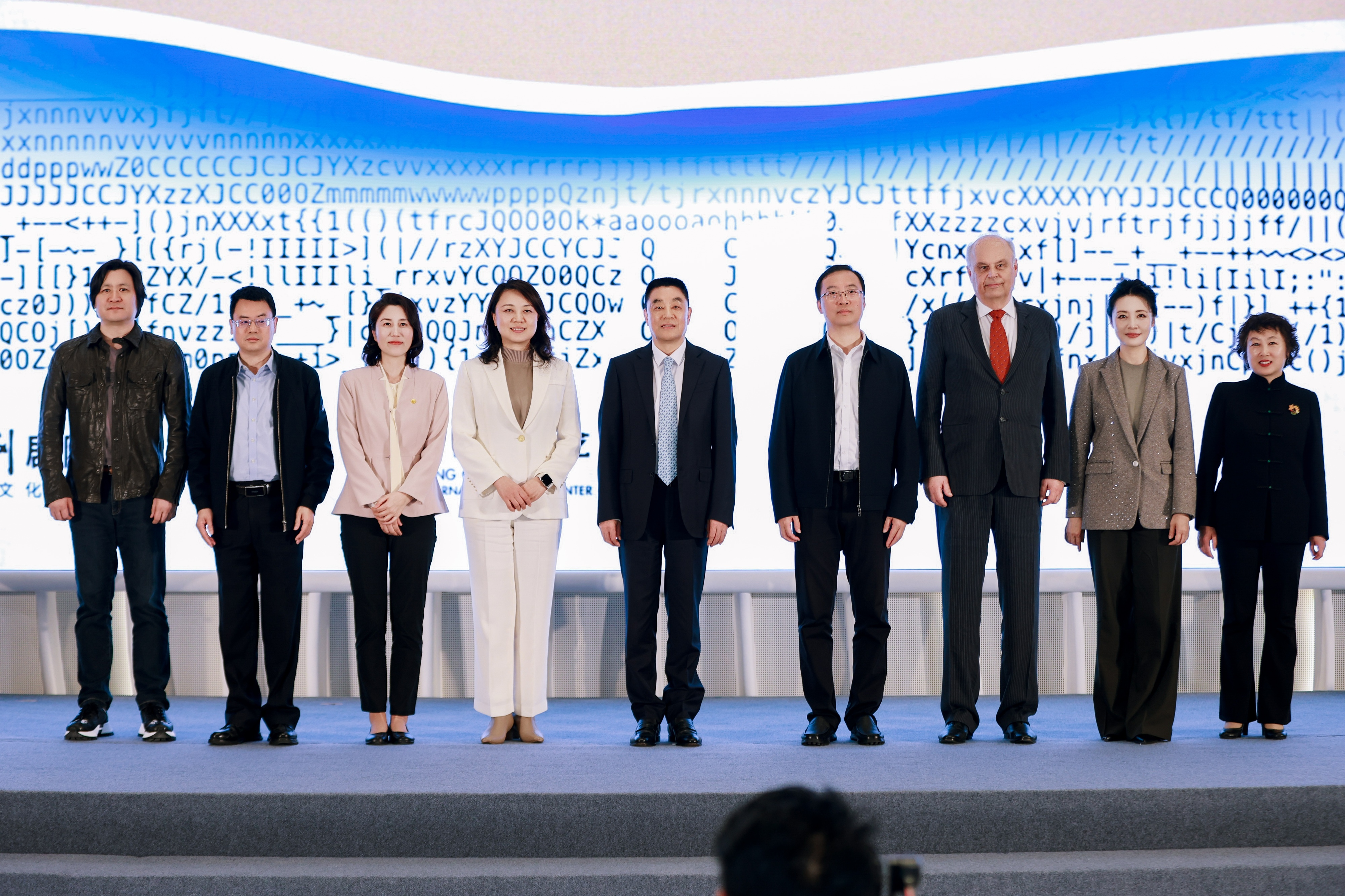 深圳新文化地标诞生！龙岗国际艺术中心正式启用