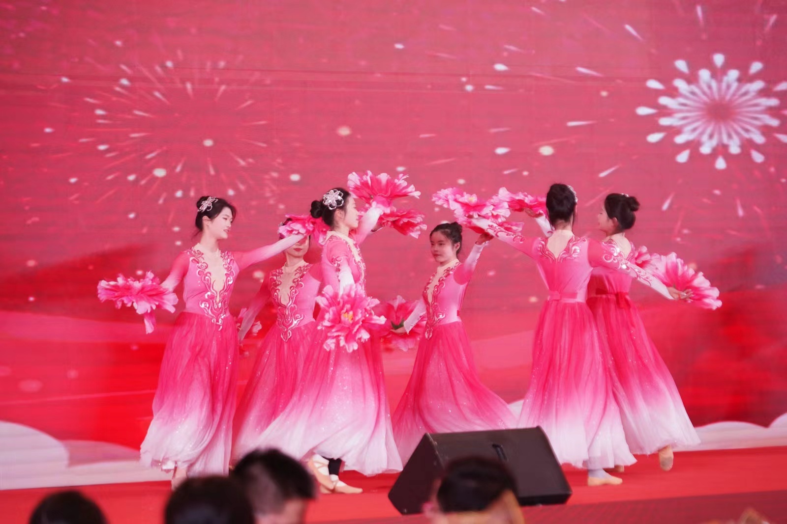 同心聚合力，奋斗谱新篇|青岛求实职业技术学院举办年度年会盛典