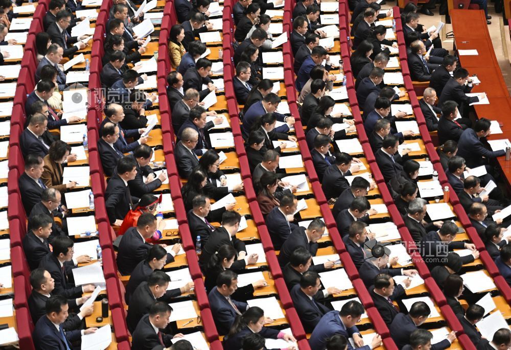 江西南昌：江西省十四届人大四次会议在南昌隆重开幕（图）