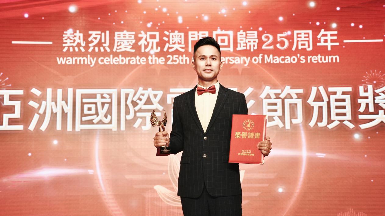 2024年10月，吉飞龙荣膺亚洲电影杰出男演员奖