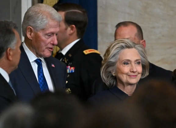 涉爱泼斯坦案,克林顿罕见同意前往国会作证