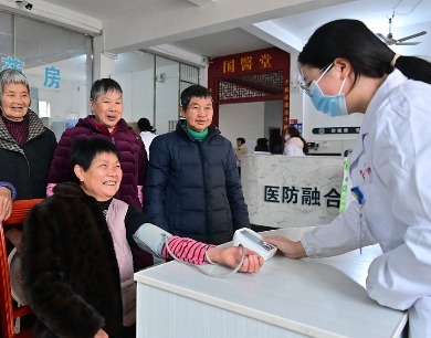  
万载县：免费体检守护老年健康（图）
  