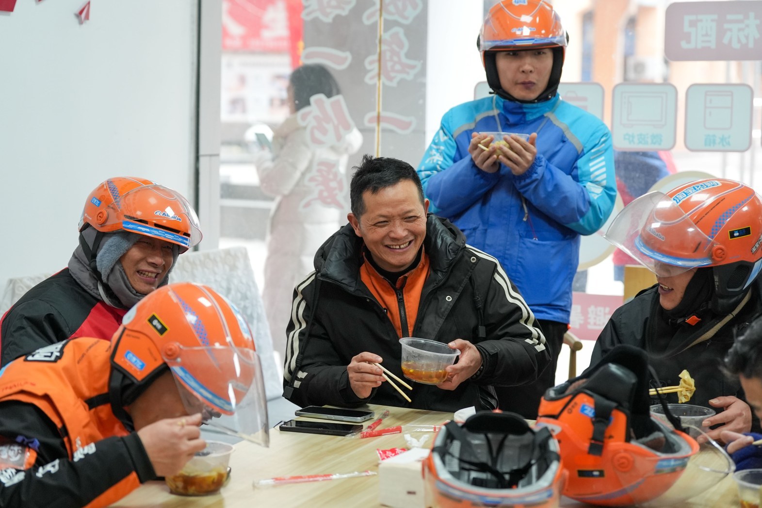 江西新余：寒冬中的暖流（图）