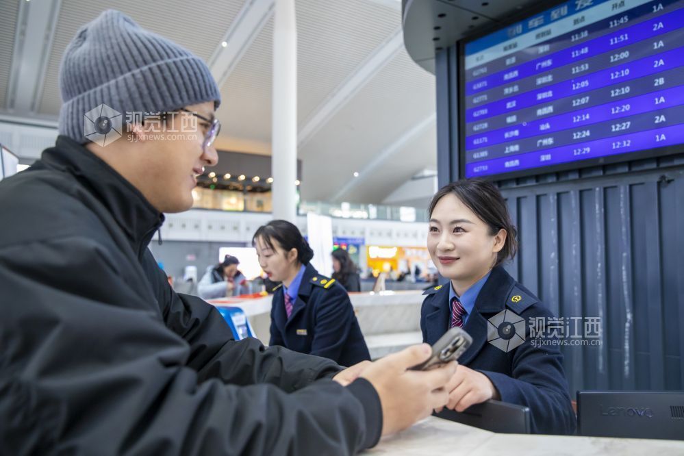 江西赣州:春运大幕拉开 南铁赣州车务段加开旅客列车82对(图)