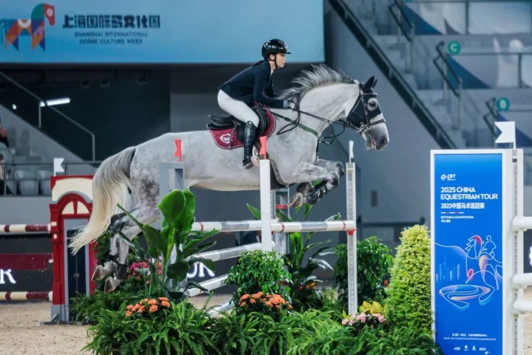 从宁波跃入国家队，16岁马术少女亚洲赛场夺银