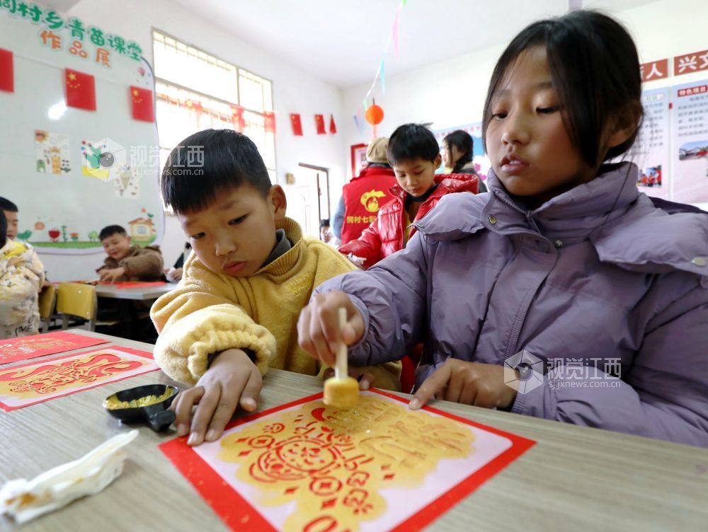 江西分宜：学非遗拓印 享文化假期（图）