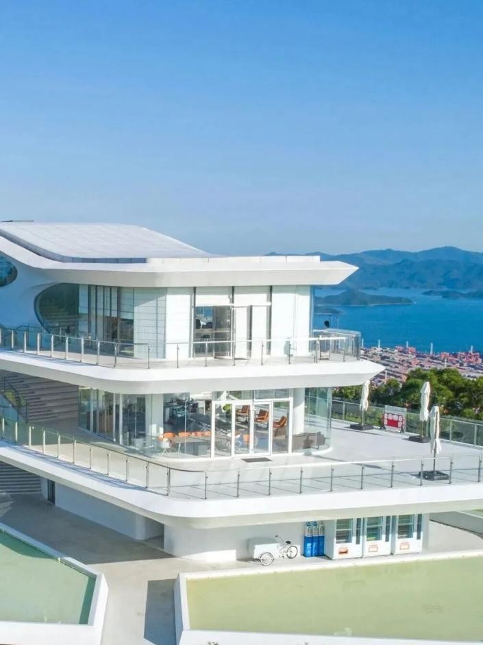 来盐田过大年：南方过冬“卷”出新高度，深圳盐田海上放了一场“流星雨”