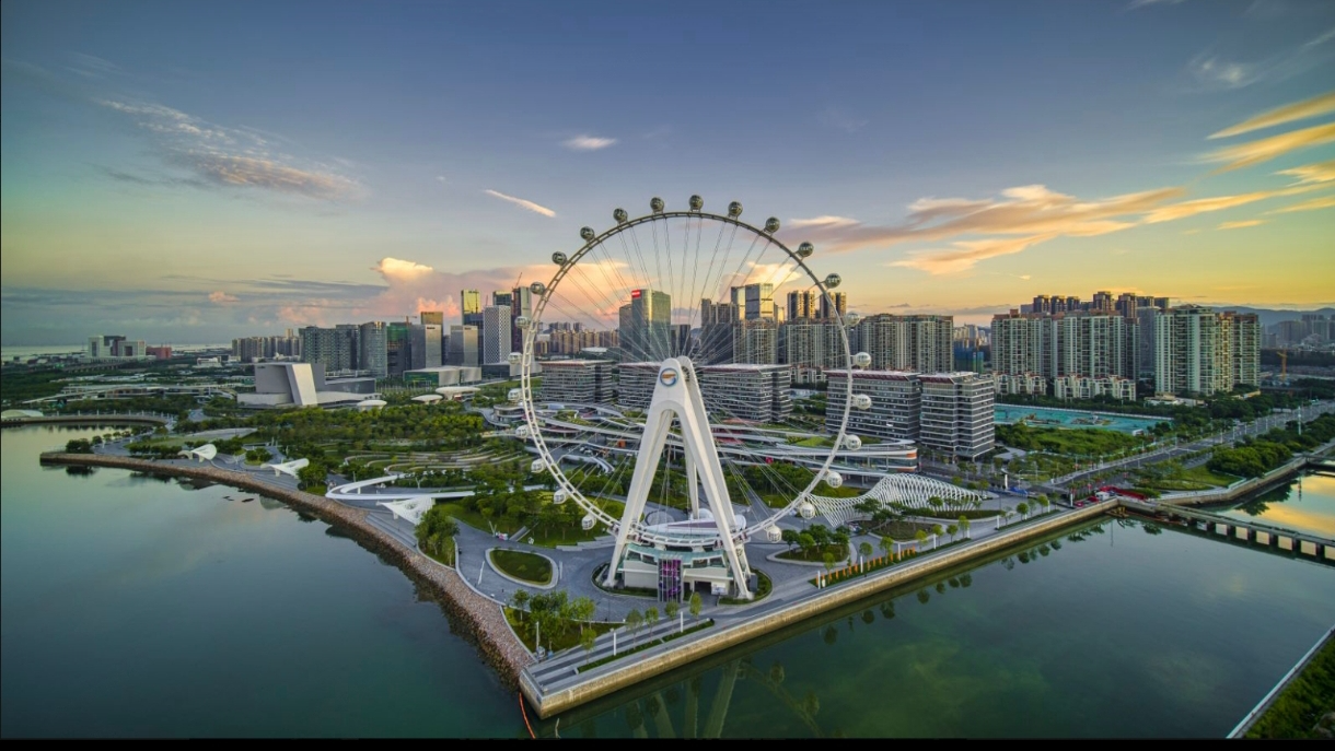 深圳欢乐港湾摩天轮广场全景图。受访者供图