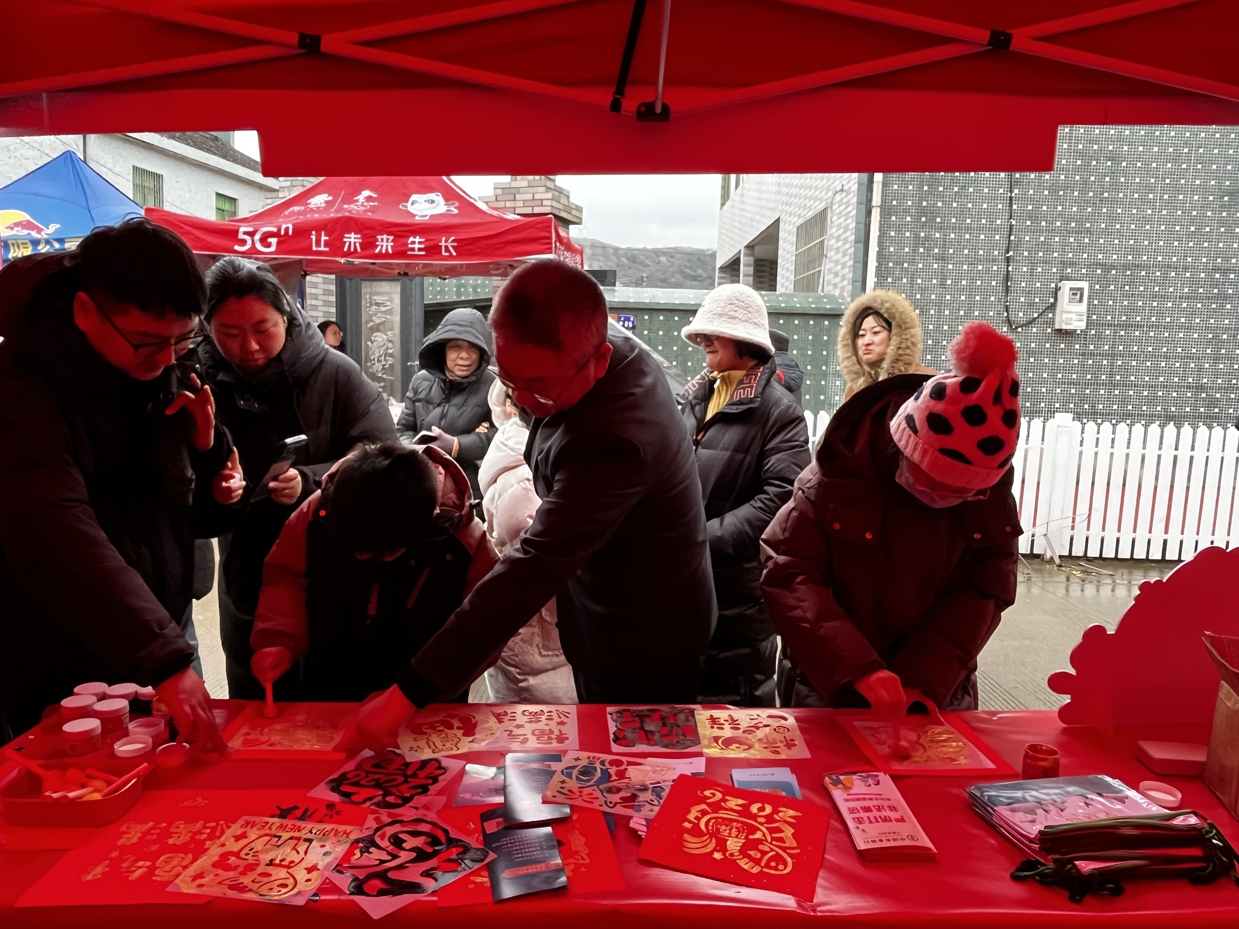 年糕糯香承年味 金融服务暖民心 农业银行宁波白峰支行开展金融知识普及活动