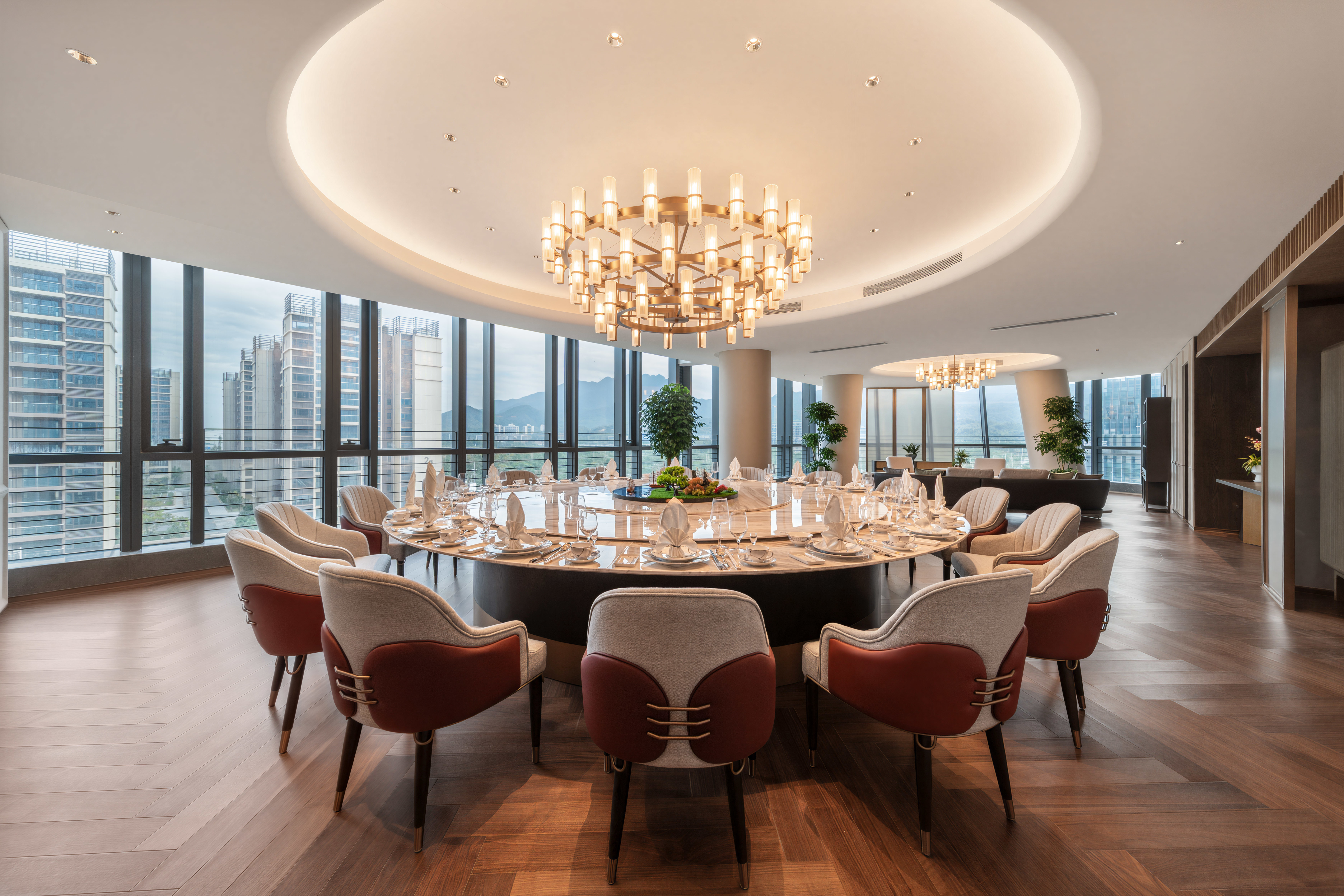 山海人文旅居新地标亮相 大鹏文旅格兰云天国际酒店启幕运营