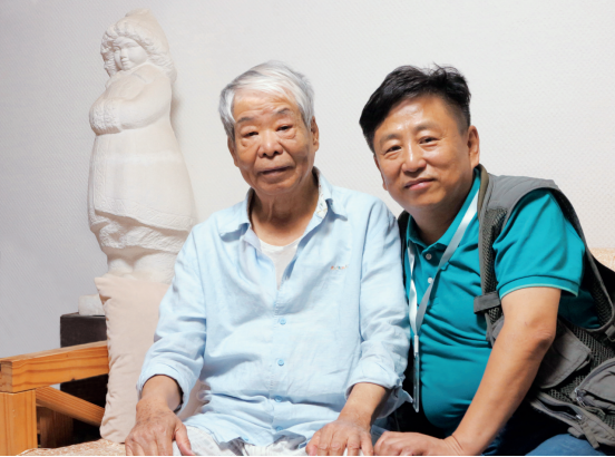 孙纪元先生与本书作者杜永卫