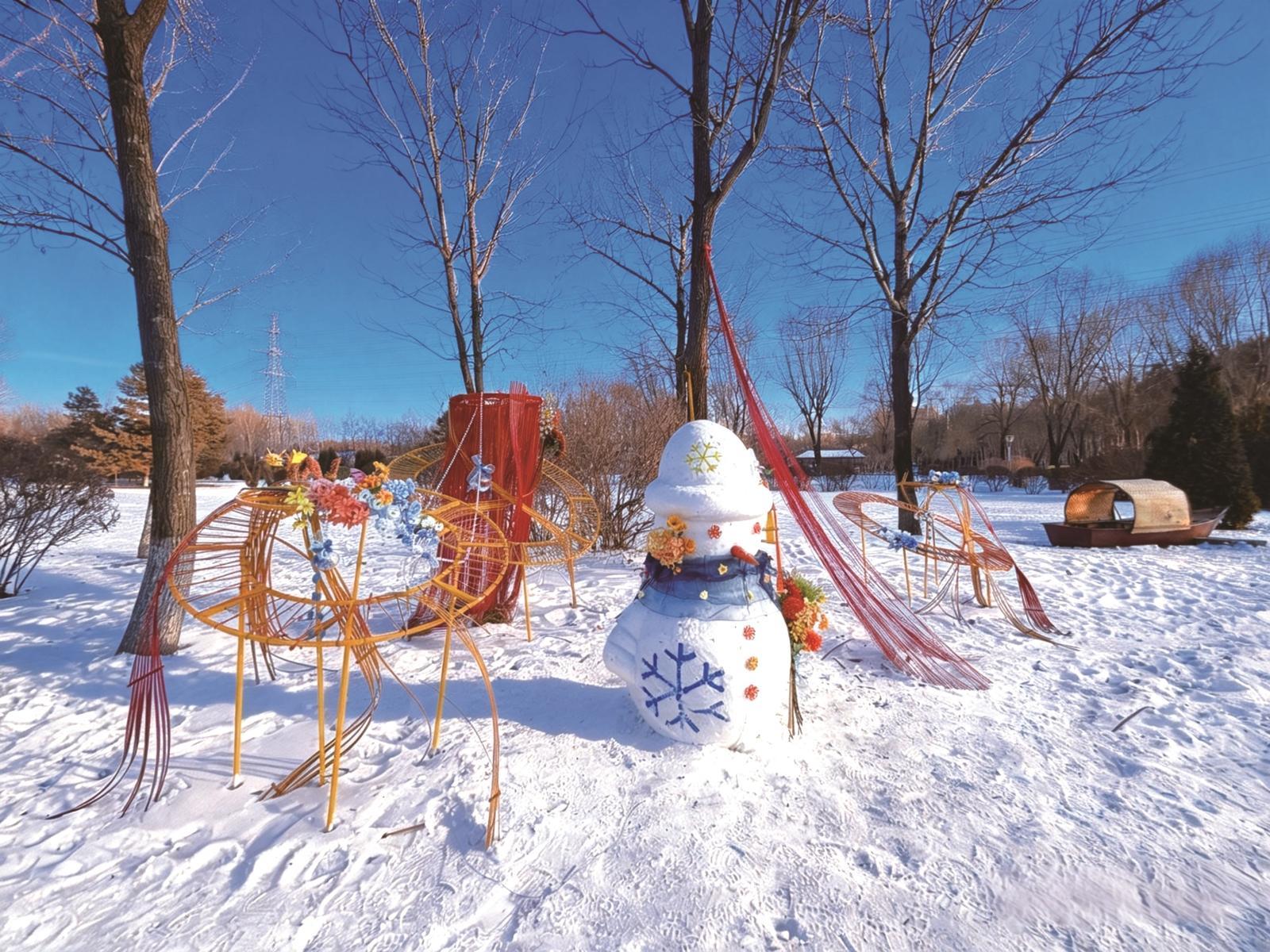 创意雪人亮相 百花园供图