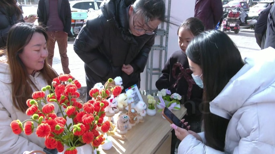 甘肃肃州年味十足　年货市集你逛了吗