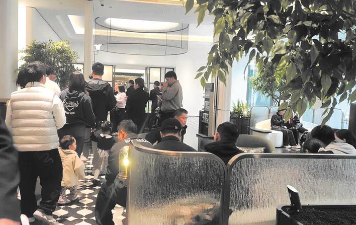 金地大成乐府项目营销中心内